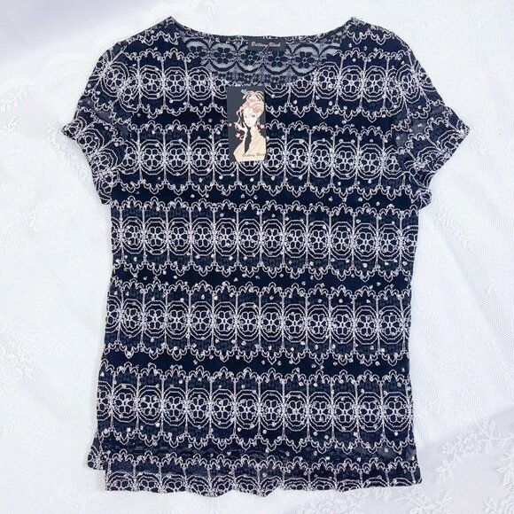 Vintage Women's Shirts Brittany Black & White Flirty Modest Blouse - Picture 2 of 12